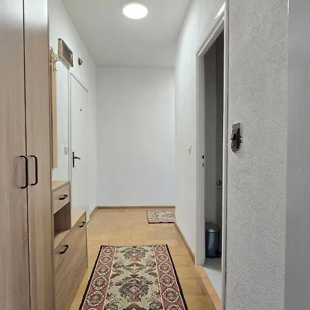 търново Apartment *